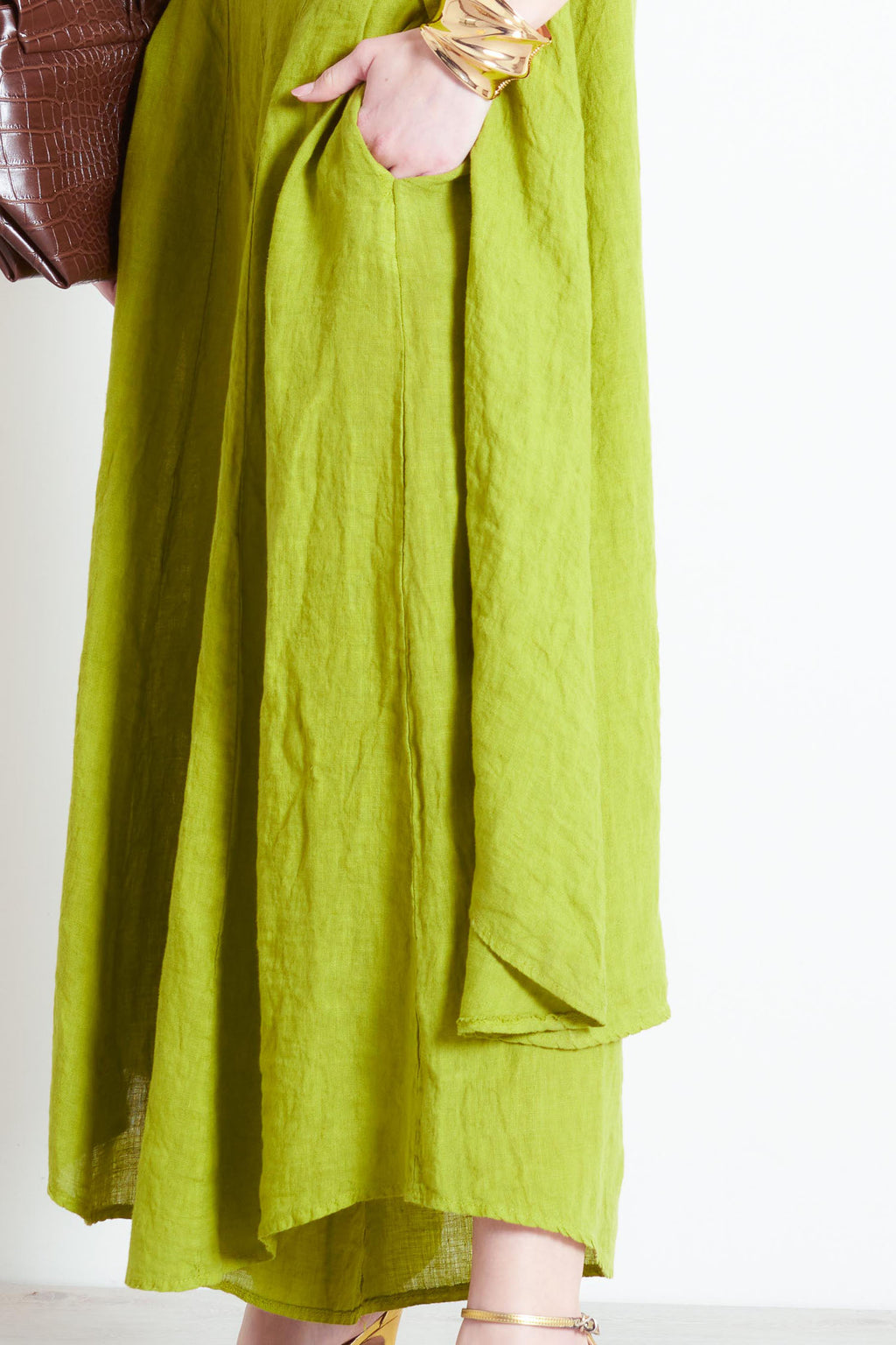 Set in lino Linen