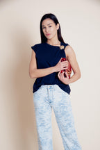T-shirt con accessorio gold Shell