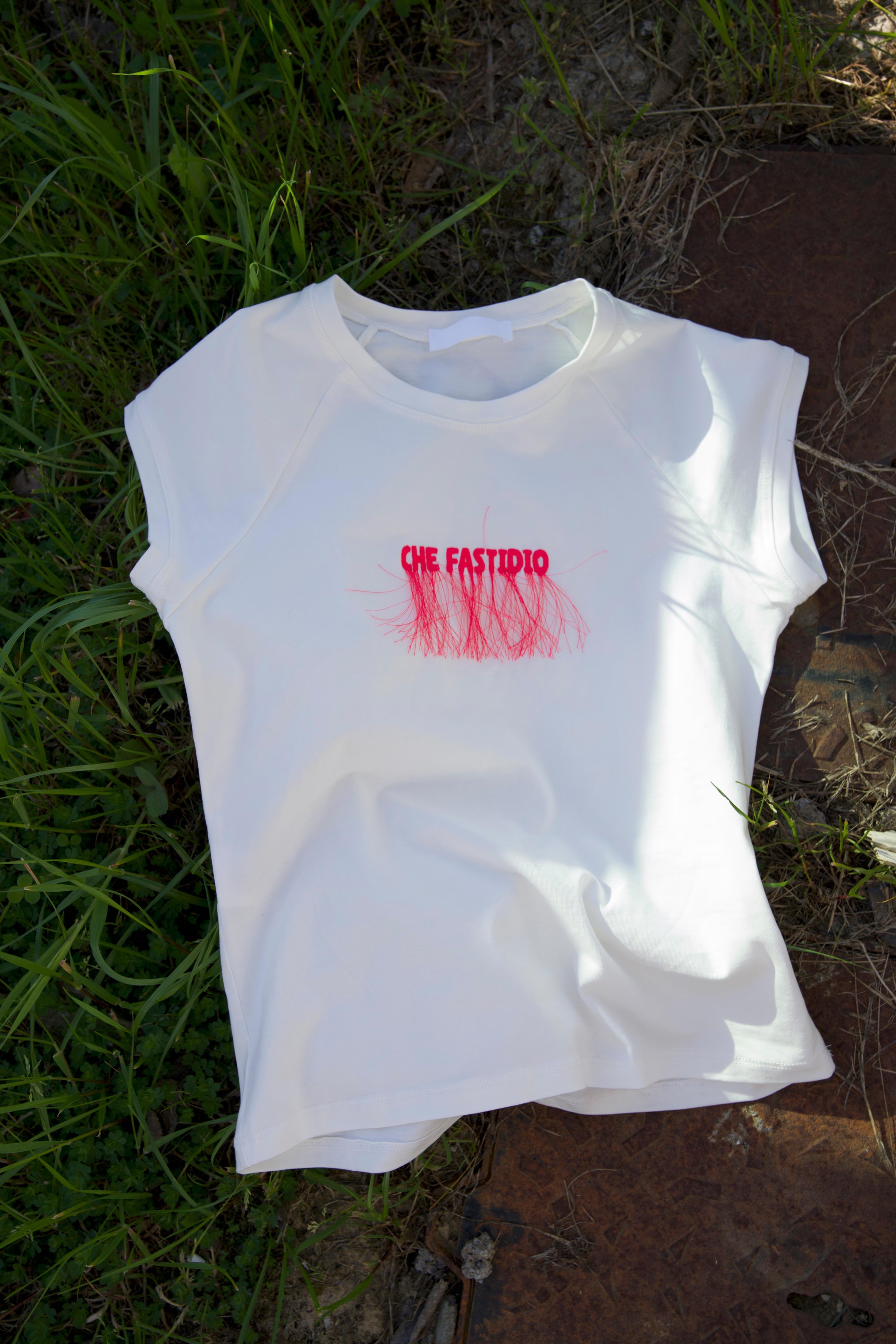 T-shirt con ricamo LUMINA